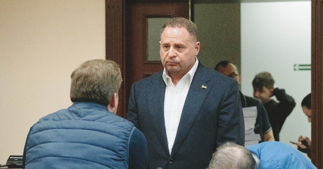 Yermak torna libero grazie ai sostenitori: 3,2 mln la cauzione