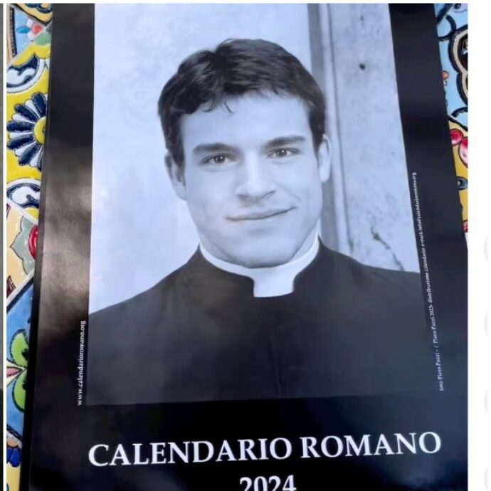“Quella foto mi insegue da 23 anni, ma io non sono un prete”: la vera storia di Giovanni Galizia, il sacerdote “sexy” del calendario romano