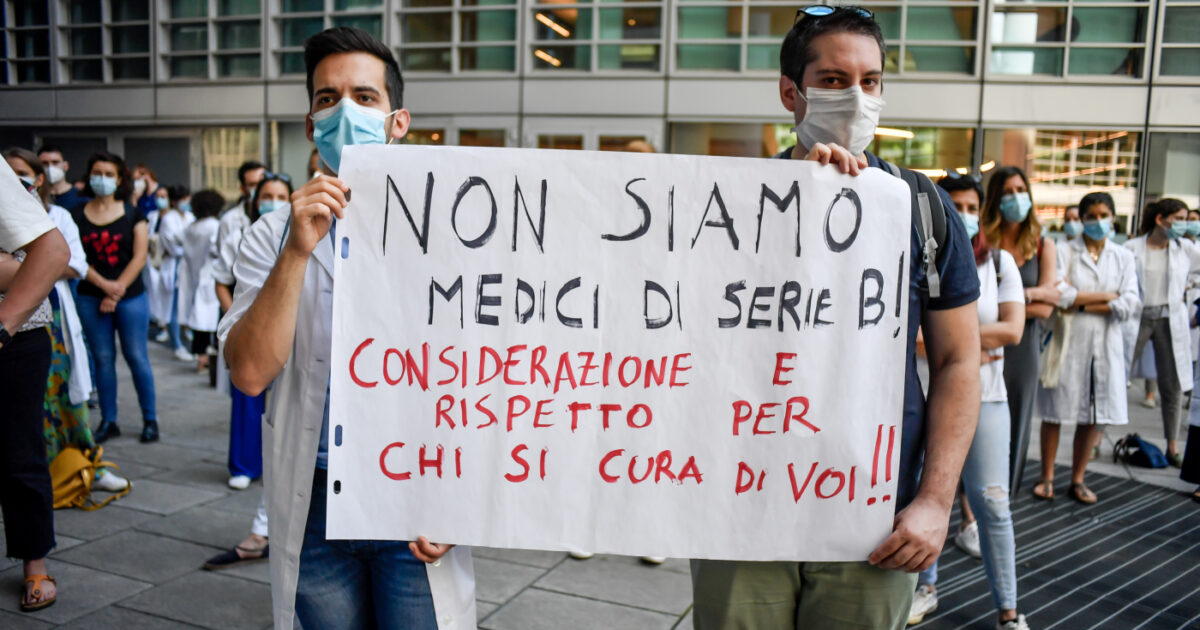 sfruttati per anni a 70 ore a settimana ma mai davvero formati parla uno degli ex medici specializzandi a siena da Ilfattoquotidiano.it sfruttati per anni a 70 ore a settimana ma mai davvero formati parla uno degli ex medici specializzandi a siena