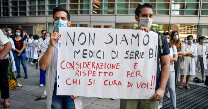 “Sfruttati per anni a 70 ore a settimana, ma mai davvero formati”: parla uno degli ex medici specializzandi a Siena