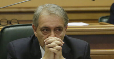 Copertina di Destra nel caos in Regione Lazio: FdI vota contro il suo presidente per salvare la consigliera. E la Lega vuole il rimpasto