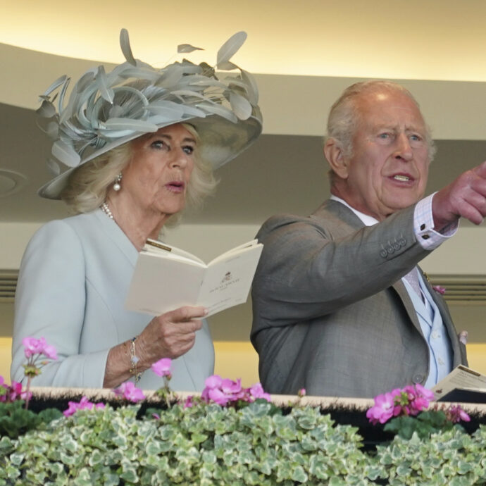 Cade da cavallo davanti a Re Carlo e muore: il sovrano “profondamente sotto choc” per la morte della 24enne Ciara Sullivan al Royal Windsor Horse Show