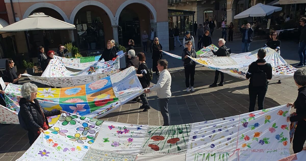 la guerra non allarma abbastanza i politici alziamo la voce su io scelgo la petizione delle donne che chiedono di mobilitarsi per la pace da Ilfattoquotidiano.it la guerra non allarma abbastanza i politici alziamo la voce su io scelgo la petizione delle donne che chiedono di mobilitarsi per la pace