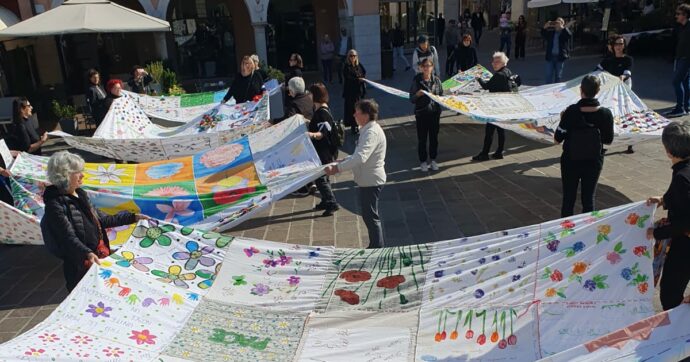 “La guerra non allarma abbastanza i politici, alziamo la voce”: su “Io scelgo” la petizione delle donne che chiedono di mobilitarsi per la pace