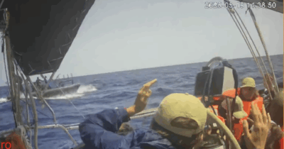 Copertina di Flotilla, quarantuno barche bloccate da Israele a Ovest di Cipro: 9 ancora in viaggio verso Gaza. Gli equipaggi si preparano all’abbordaggio