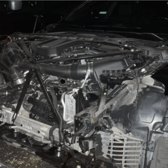 Atterra all’aeroporto di Orio al Serio in piena notte e fa una scoperta choc: “La mia auto lasciata nel parcheggio P3 era stata smantellata, me ne sono accorto solo sedendomi al volante nel buio pesto”
