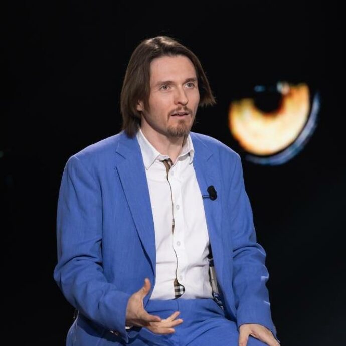 Raffaele Sollecito a Belve: “Un poliziotto mi ha detto: se ti alzi ti riempio di botte e ti lascio in un lago di sangue. Mi avevano minacciato e senza che fosse presente il mio avvocato. Dicevano che sarei stato tutta la vita in carcere”