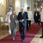 Copertina di Attivisti della Flotilla costretti a terra e irrisi da Ben Gvir, Mattarella: “Trattamento incivile, livello infimo”. Meloni: “L’Italia pretende le scuse”