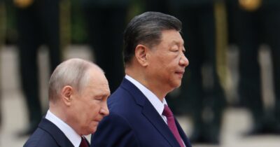 Copertina di Putin torna da Pechino quasi a mani vuote: puntava all’accordo sul nuovo gasdotto verso la Cina, ma Xi temporeggia e compra Gnl da Trump