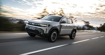 Copertina di Dacia Duster cambia pelle, puntando su uno stile moderno e accattivante