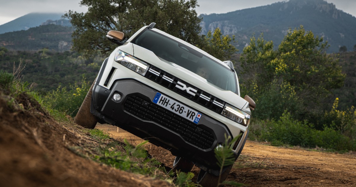dacia duster porta il super ibrido anche nel fuoristrada vero da Ilfattoquotidiano.it dacia duster porta il super ibrido anche nel fuoristrada vero