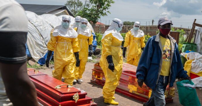Ebola, sotto accusa i tagli di Trump a USAid: “In Congo indebolito il sistema di tracciamento dei casi”. Msf: “Ma le criticità maggiori ci saranno nei centri di cura”