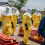 Copertina di Ebola, sotto accusa i tagli di Trump a USAid: “In Congo indebolito il sistema di tracciamento dei casi”. Msf: “Ma le criticità maggiori ci saranno nei centri di cura”