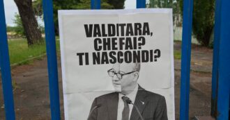 Copertina di “Visita a sorpresa del ministro Valditara nel nostro liceo: una passerella politica di cui nessuno sapeva”