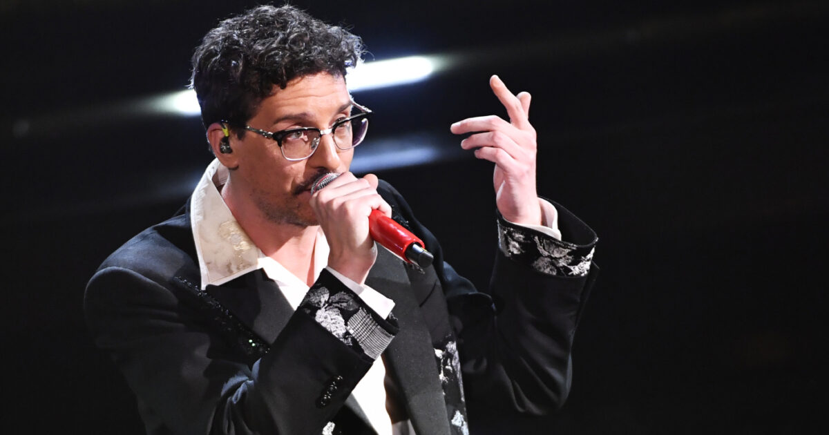 Willie Peyote: “Ho lasciato i Testimoni di Geova, mi dispiaceva solo far star male mia mamma. La mia più grande paura era essere o sembrare stupido. Non ho nessun problema a sembrare stro**o”