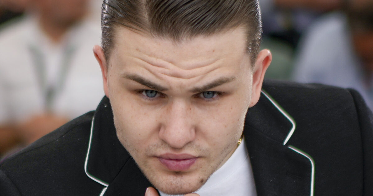arrestato artem tkachuk pino 8216o pazzo8217 di mare fuori l8217attore ha danneggiato quattro auto in sosta insieme a tre amici insulti agli agenti di polizia da Ilfattoquotidiano.it arrestato artem tkachuk pino 8216o pazzo8217 di mare fuori l8217attore ha danneggiato quattro auto in sosta insieme a tre amici insulti agli agenti di polizia