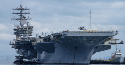 Copertina di Cuba, Usa schierano la portaerei Nimitz nei Caraibi: l’annuncio dopo l’incriminazione di Raul Castro. Trump: “Vogliamo aiutarli ad aprirsi”