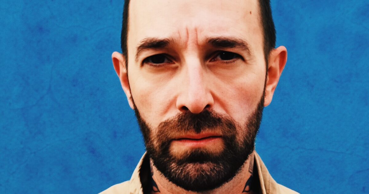 “Ho il pudore di non essere sulle app di incontri. Ho amiche che le frequentano e mi è capitato di vederle scrollare sul divano: ‘no, brutto, no, brutto'”: così Fausto Lama