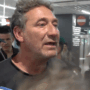 Copertina di Flotilla, atterrati a Fiumicino l’inviato del Fatto Mantovani e il deputato M5s Carotenuto. Il giornalista: “Ci hanno riempito di botte, picchiate anche molte donne”