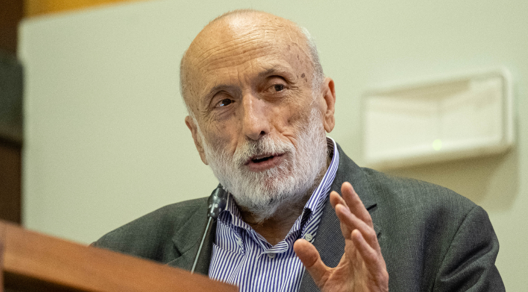 https://st.ilfattoquotidiano.it/wp-content/uploads/2026/05/22/Carlo-Petrini.jpg