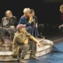 Copertina di ‘’Quante volte finisce e ricomincia una vita?’’: la recensione di ‘’Circle Mirror Transformation’’ a teatro