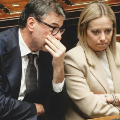 Copertina di Per lo sconto dimezzato sulle accise e gli aiuti ai tir il governo taglia ancora il fondo automotive e gli investimenti sul trasporto locale