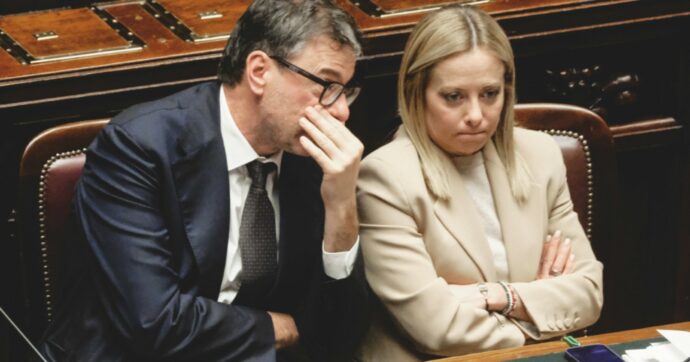 Caro-carburanti, in Cdm prorogato il mini-taglio alle accise. Meloni si tiene buoni i camionisti