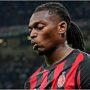 Copertina di Rafa Leao pubblica una maglietta con un messaggio eloquente: il Milan è pronto all’addio, 5 squadre interessate