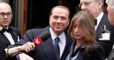 Copertina di Santa Marinella, Tajani in ginocchio dall’ex “badante” di Berlusconi candidata sindaca
