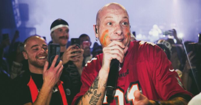 “La fascia di Maradona, i consigli  di Pino Daniele e le giornate con Sting…”