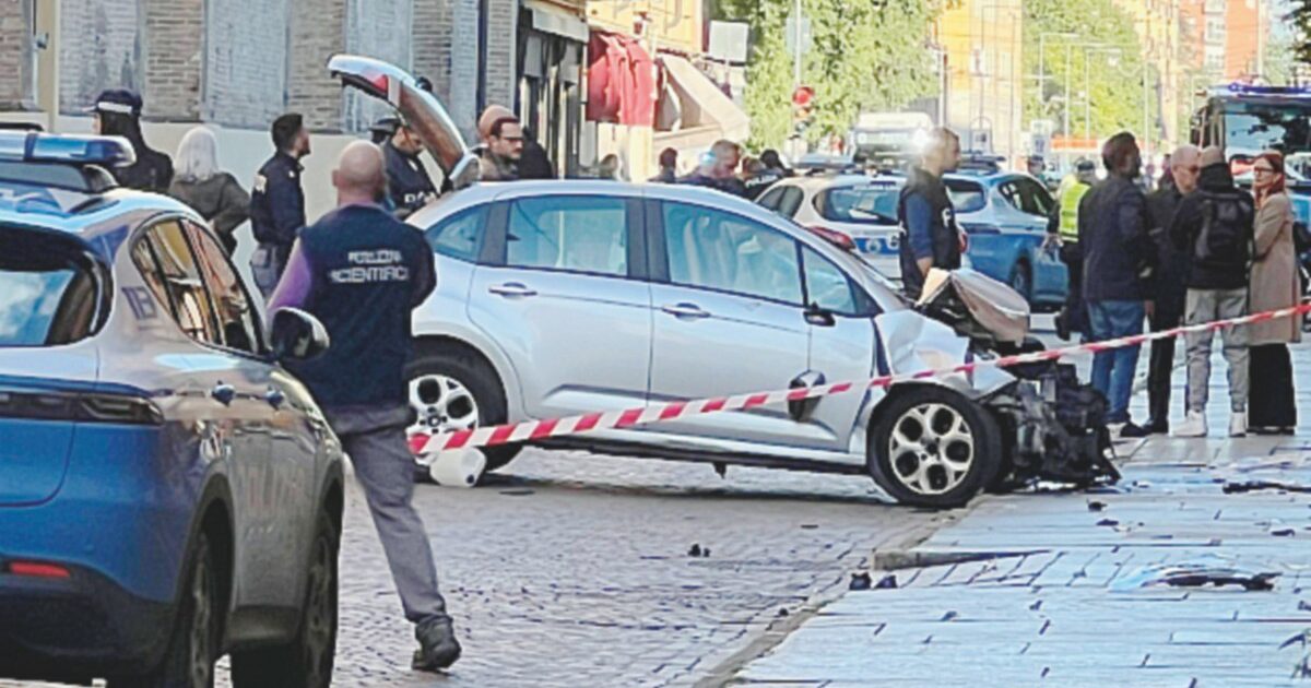 chi risarcisce le vittime dell8217incidente di modena il sistema rc auto non ragiona per caricature da Ilfattoquotidiano.it chi risarcisce le vittime dell8217incidente di modena il sistema rc auto non ragiona per caricature