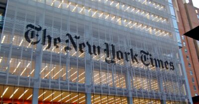 Copertina di L’editore del New York Times: “I media vadano avanti, non capitolino a Trump. Lo incoraggia ad attaccare la stampa”