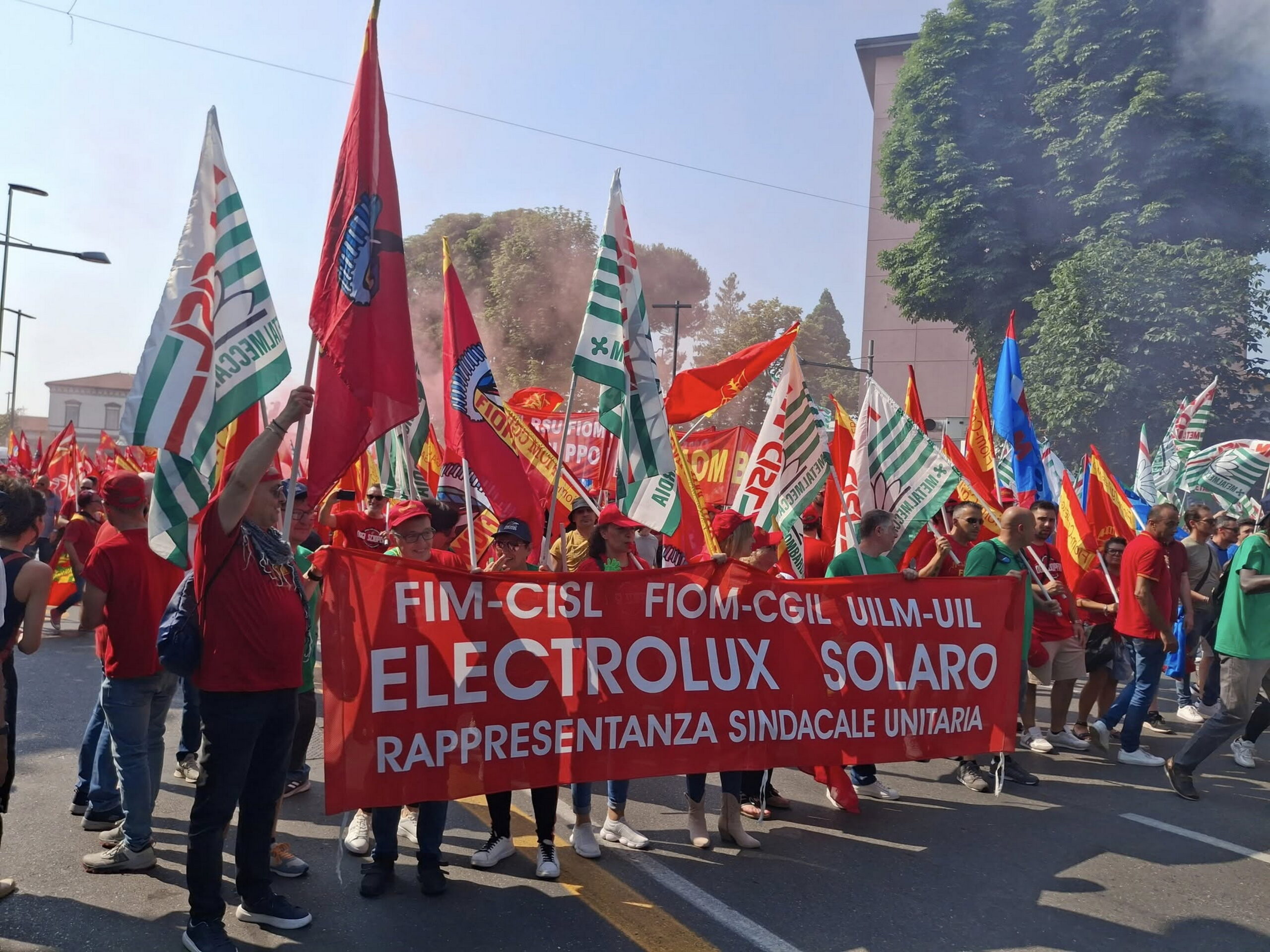 luned236 il tavolo su electrolux al mimit dopo l8217annuncio dei 1700 esuberi governo alla prova le opposizioni manca politica industriale da Ilfattoquotidiano.it luned236 il tavolo su electrolux al mimit dopo l8217annuncio dei 1700 esuberi governo alla prova le opposizioni manca politica industriale