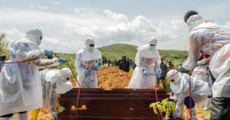 “È una corsa contro il tempo”, l’allarme di Medici senza frontiere sull’epidemia di Ebola. Rischio diffusione in 10 paesi. Pregliasco: “Irresponsabile sottovalutare”