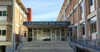 Copertina di I professori aggrediti a Parma nel parco Falcone e Borsellino non denunciano: “Problema di ordine pubblico non legato alle scuole”