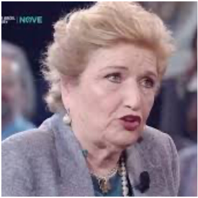 Mara Maionchi: “Per sempre sì di Sal Da Vinci? Due cogli**i. Ha fatto una canzone tradizionale. A Sanremo c’erano cose carine, non sufficienti e ha vinto. Non è che ci fossero i Beatles”