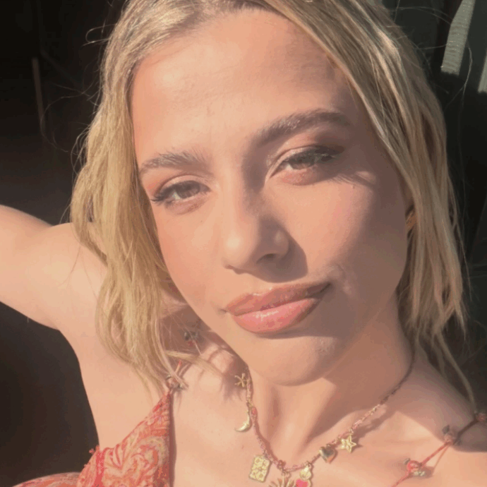 “Detesto Instagram perché è pieno di bone e detesto l’idea di dover abbellire tutto per soddisfare chi poi? Degli sconosciuti? No grazie”: parla Jacqueline Luna Di Giacomo