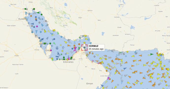 L’Iran gli cambia nome ma non rinuncia al pedaggio per Hormuz: “I servizi forniti da noi e dall’Oman comportano dei costi”