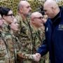 Copertina di Nel dubbio, Crosetto prepara 400 soldati