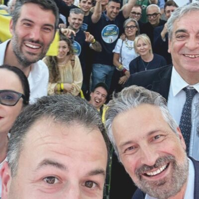 Copertina di Amministrative, i dem affondano in Laguna. Nessun effetto referendum