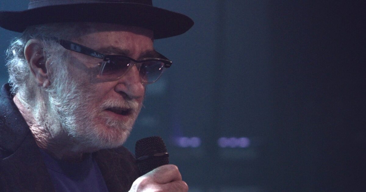 Francesco De Gregori: “C’è bisogno che Springsteen dica che è contro l’amministrazione Trump? Non credo, non condivido. Sold Out è una parola che mi dà fastidio. C’è troppo gigantismo dei concerti”