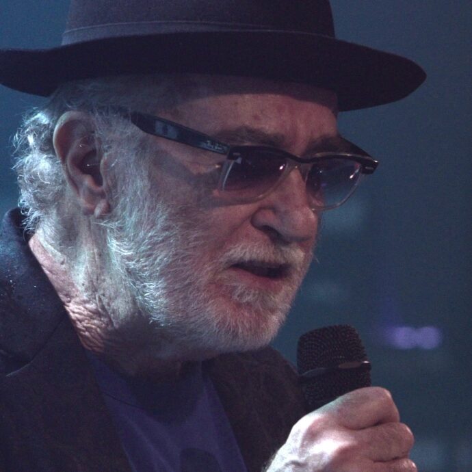 Francesco De Gregori: “C’è bisogno che Springsteen dica che è contro l’amministrazione Trump? Non credo, non condivido. Sold Out è una parola che mi dà fastidio. C’è troppo gigantismo dei concerti”