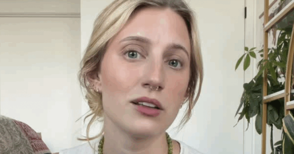 “Ho abortito due volte ma non ne sono pentita, sapevo di non essere pronta e sono grata di avere avuto possibilità che mia madre non aveva”: le parole di Olivia Plath