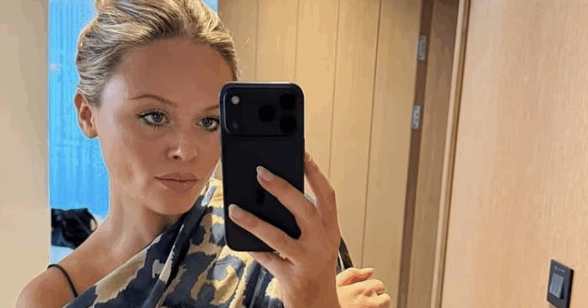 “Sono stata insultata perché ero enorme quando ero incinta e ora vengo insultata per aver perso peso. Ho avuto la sepsi dopo il parto”: lo sfogo di Emily Atack di The Rivals