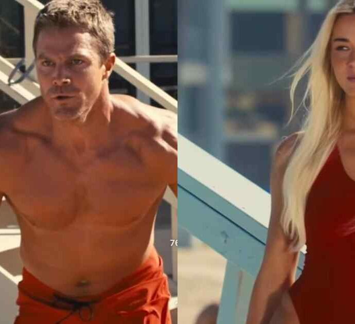 Il mito di “Baywatch” non si spegne: dal costume rosso alle corse in slow motion, il reboot riaccende il mito della serie cult anni ’90