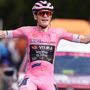 Copertina di Vingegaard fa un altro sport: quarto sigillo al Giro d’Italia. Crisi Pellizzari, bene Piganzoli | La nuova classifica generale