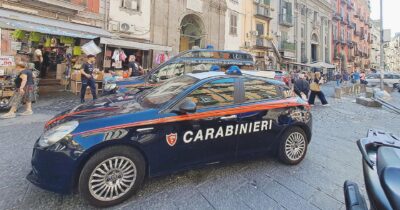 Copertina di Accoltellato dal padre in crisi d’astinenza