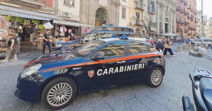 Accoltellato dal padre in crisi d’astinenza