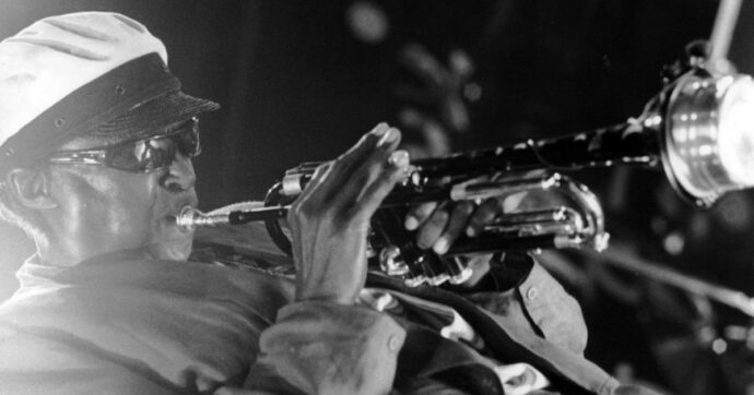 Cent’anni fa nasceva Miles Davis: genio e intelligenza, così ha cambiato il jazz