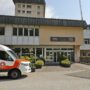 Copertina di Un morto e dieci feriti in un incidente in Alto Adige: scontro tra quattro auto, tre persone gravi in ospedale